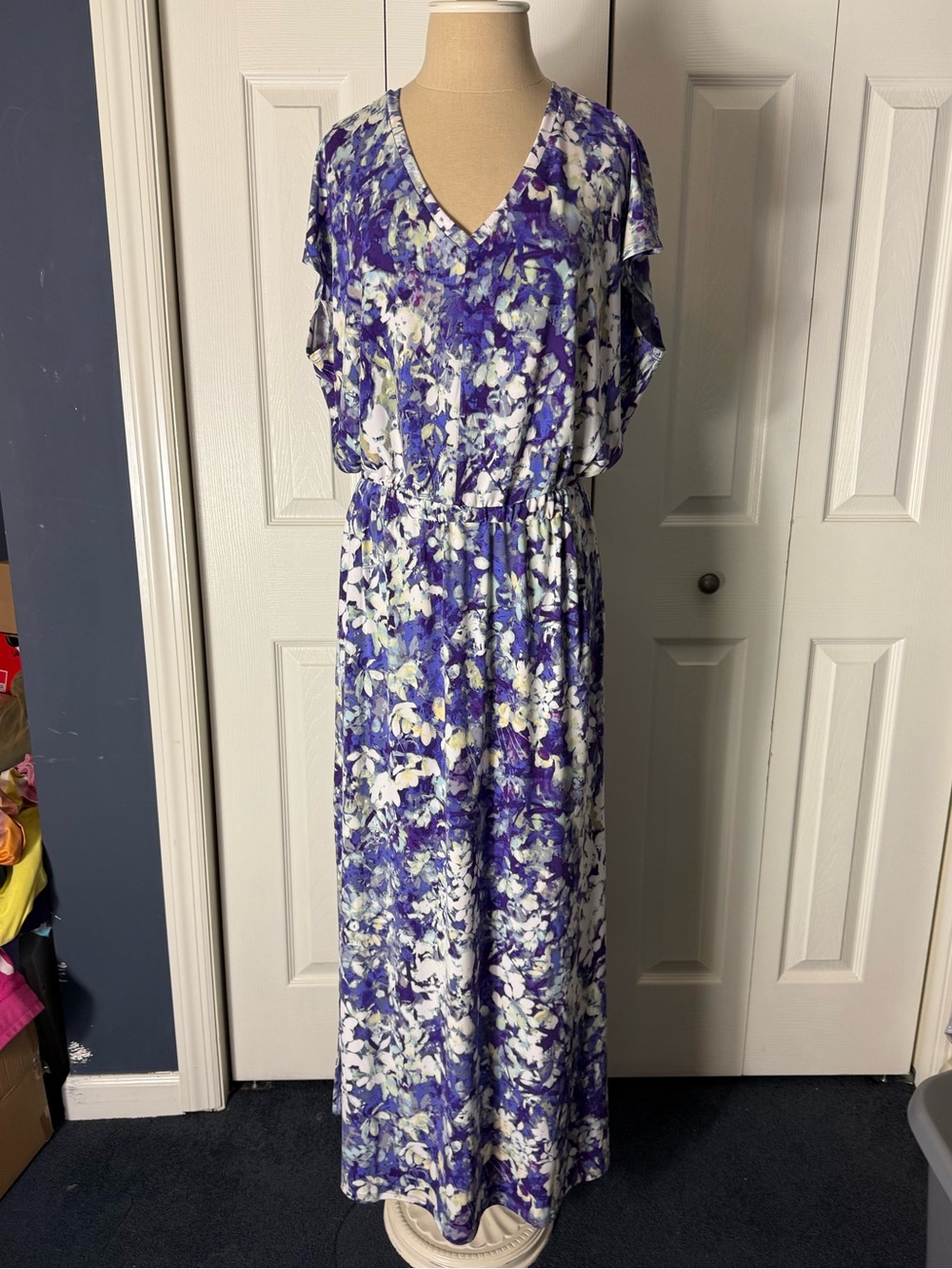NWOT White House Black Market Floral Maxi Dress Summer/Spring Time 🪻 - Picture 2 of 16